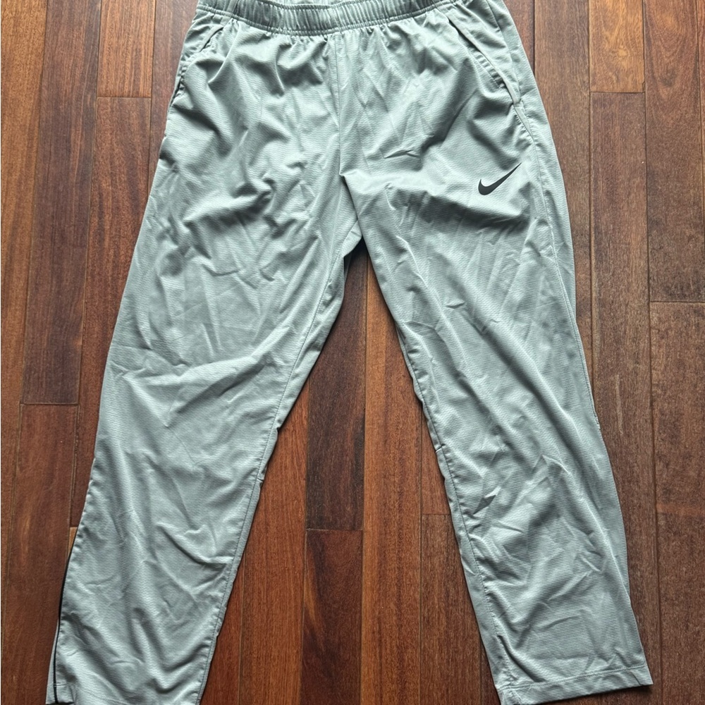 Nike Men's Light Gray Joggers Lightweight Dri-Fit Size XL